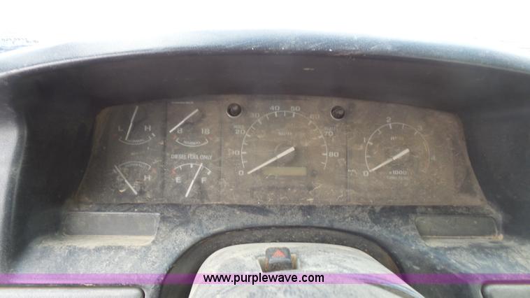 image for item K4610 1995 Ford F250 HD utility truck