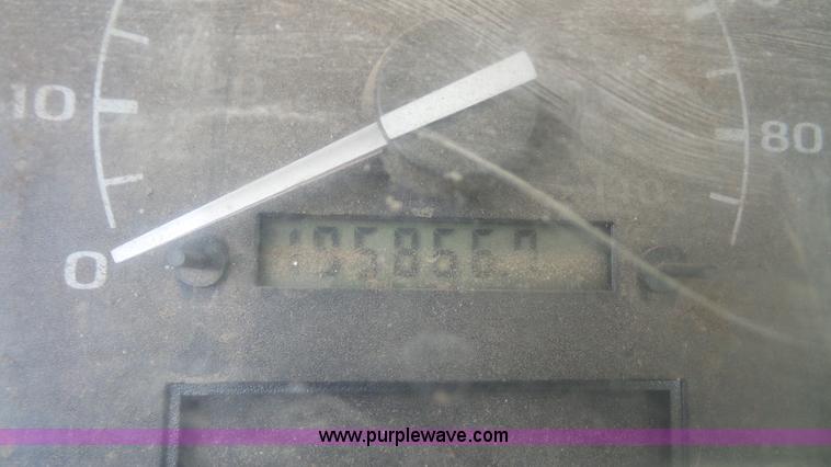 image for item K4610 1995 Ford F250 HD utility truck