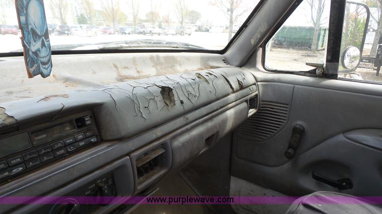 image for item K4610 1995 Ford F250 HD utility truck