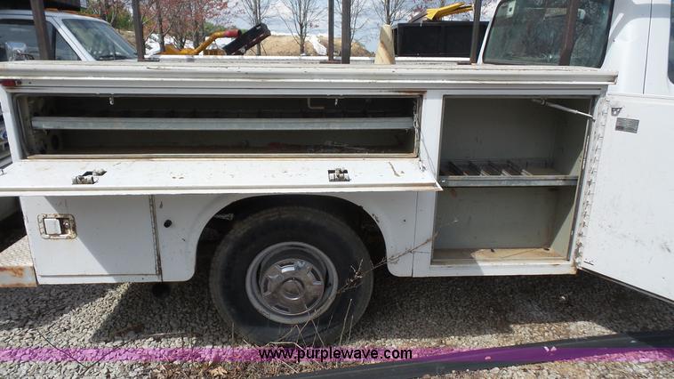 image for item K4610 1995 Ford F250 HD utility truck