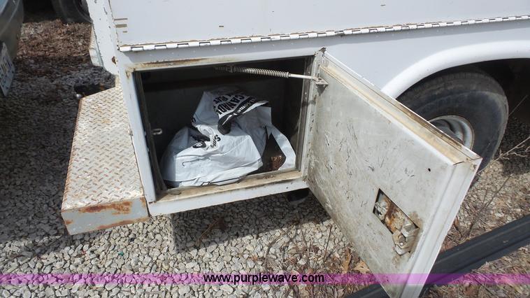 image for item K4610 1995 Ford F250 HD utility truck