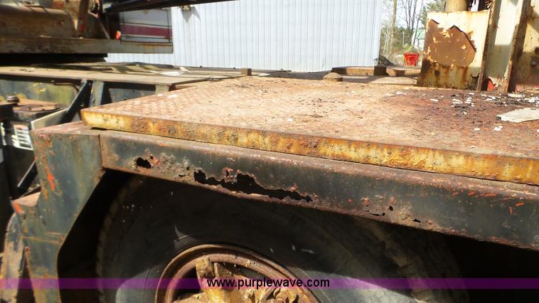 image for item K4677 1970 Link-Belt HC218 truck crane and trailer