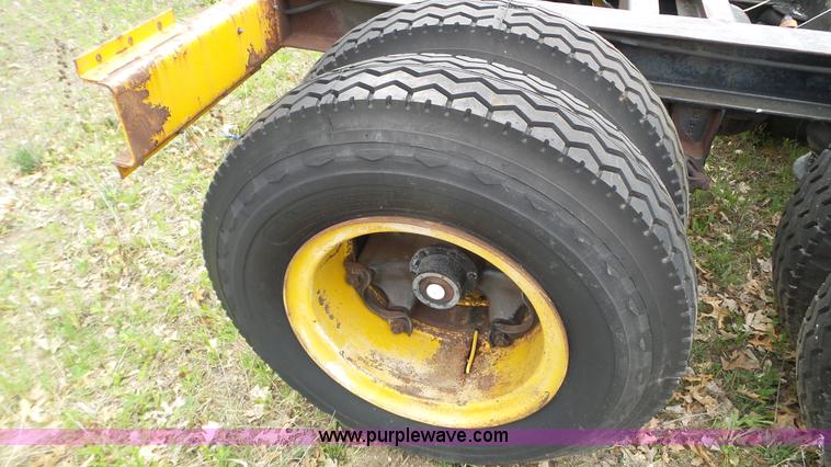 image for item K4678 Truck crane pusher axle