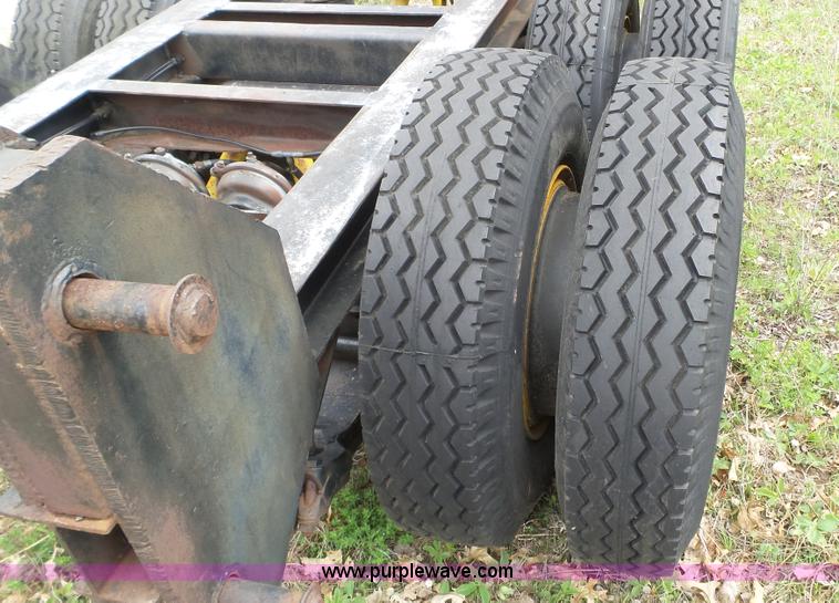 image for item K4678 Truck crane pusher axle