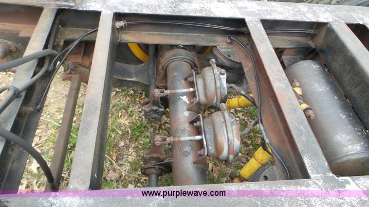 image for item K4678 Truck crane pusher axle