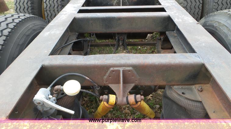 image for item K4678 Truck crane pusher axle