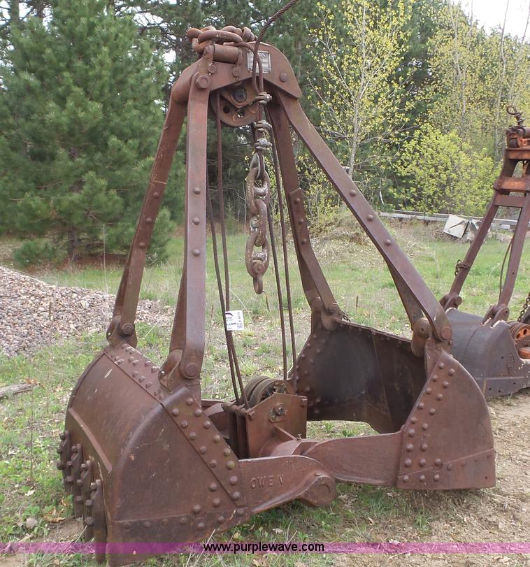 image for item K4679 Owen clamshell bucket