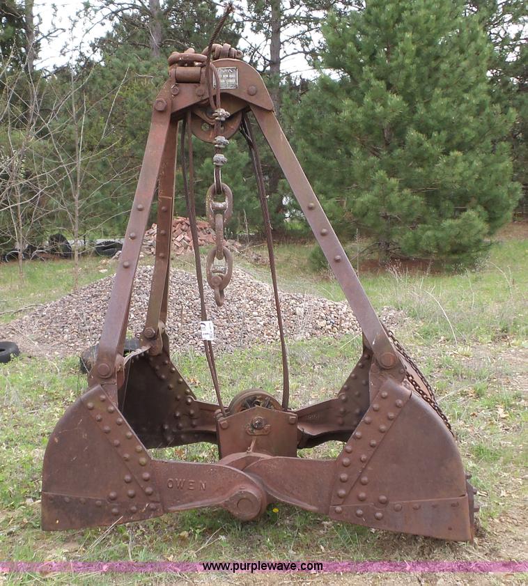 image for item K4679 Owen clamshell bucket