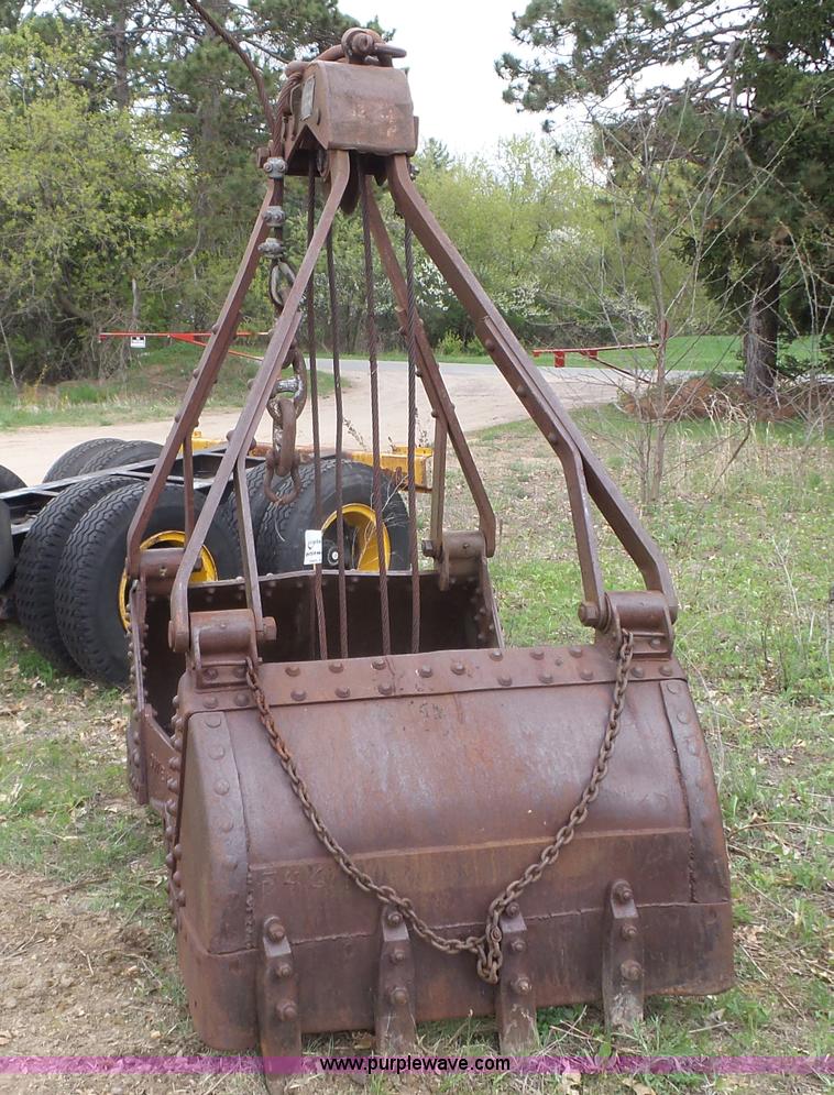 image for item K4679 Owen clamshell bucket