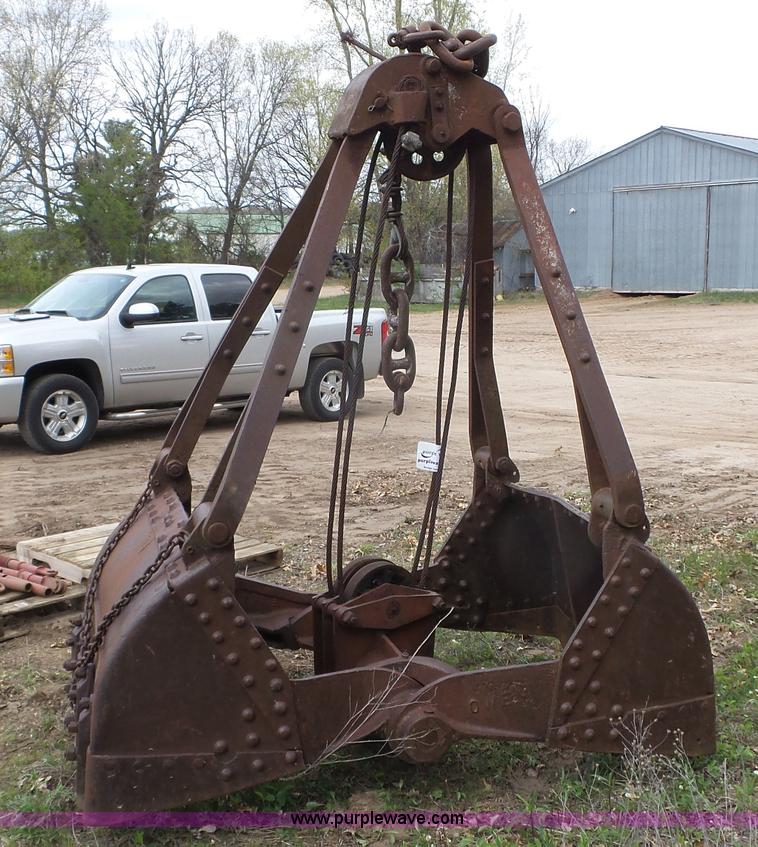 image for item K4679 Owen clamshell bucket