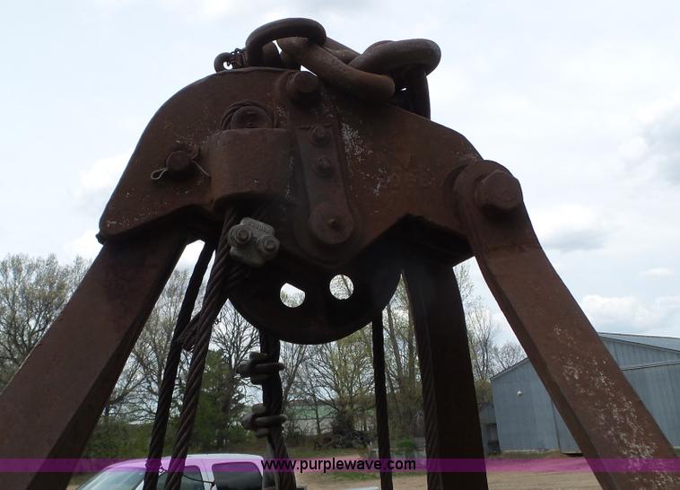 image for item K4679 Owen clamshell bucket