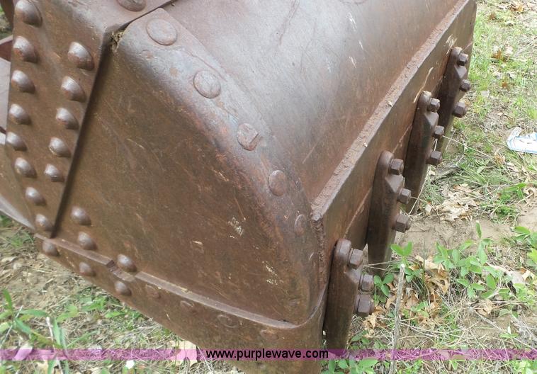 image for item K4679 Owen clamshell bucket