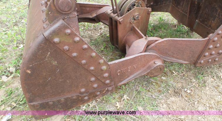 image for item K4679 Owen clamshell bucket