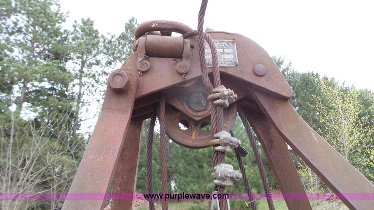 image for item K4679 Owen clamshell bucket