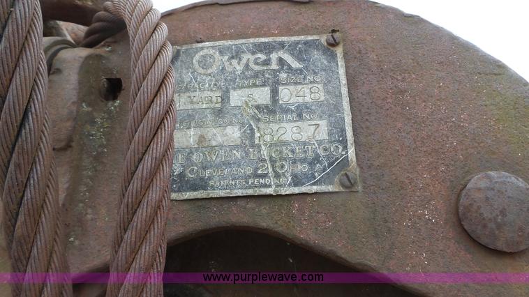 image for item K4679 Owen clamshell bucket