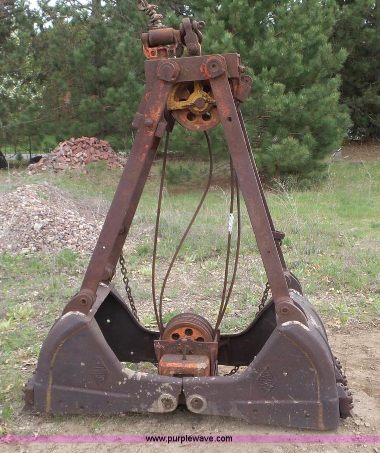 image for item K4680 PMCO clamshell bucket