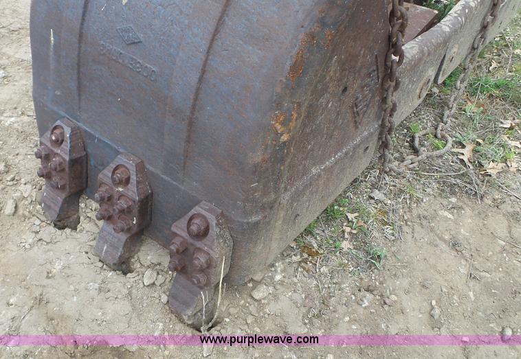 image for item K4680 PMCO clamshell bucket