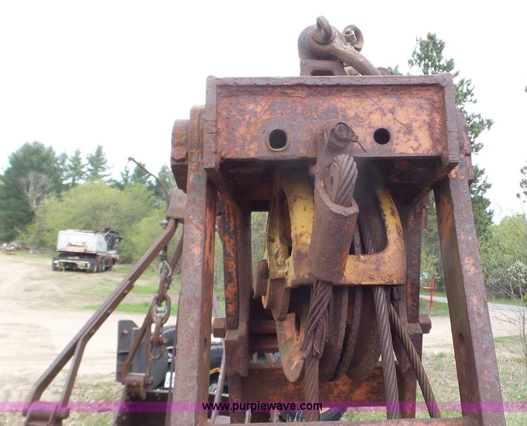 image for item K4680 PMCO clamshell bucket