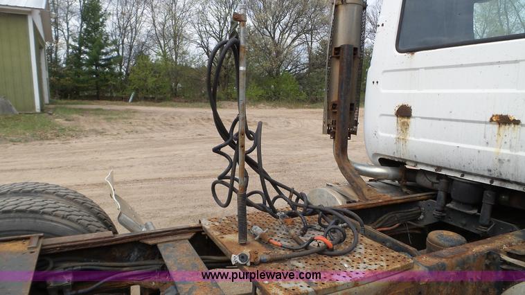 image for item K4681 1988 Mack RW613 semi truck