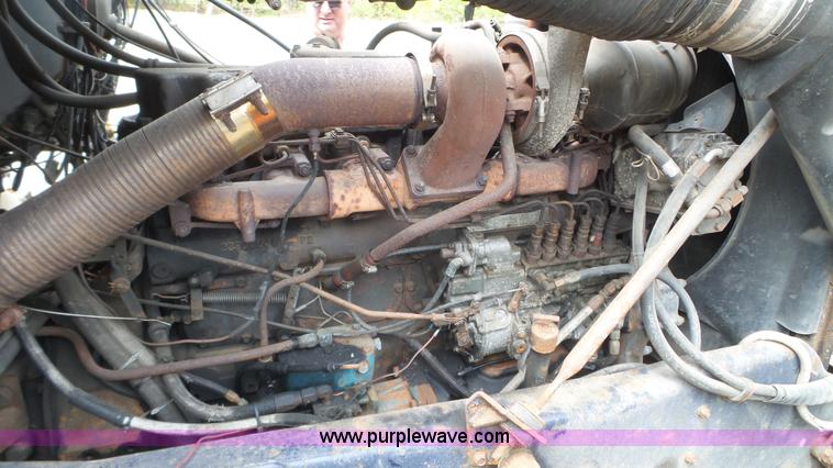 image for item K4681 1988 Mack RW613 semi truck