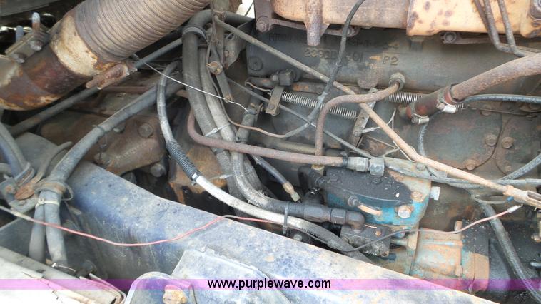 image for item K4681 1988 Mack RW613 semi truck