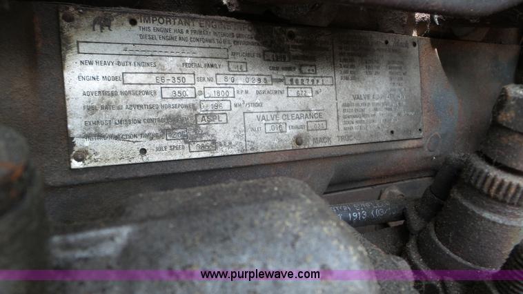 image for item K4681 1988 Mack RW613 semi truck