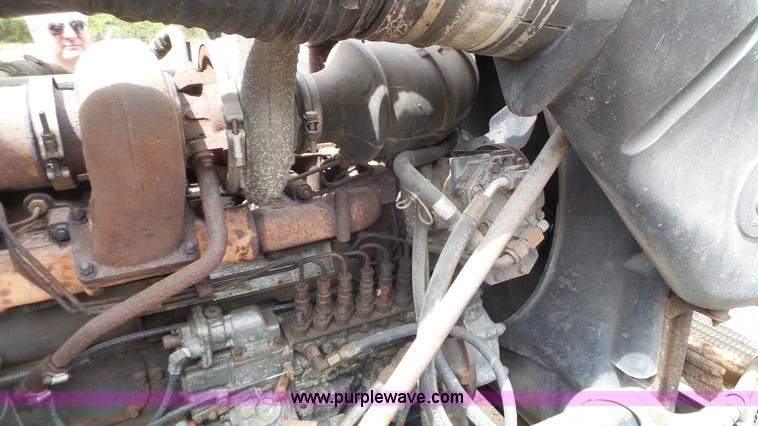 image for item K4681 1988 Mack RW613 semi truck