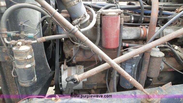 image for item K4681 1988 Mack RW613 semi truck