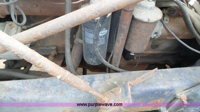 image for item K4681 1988 Mack RW613 semi truck