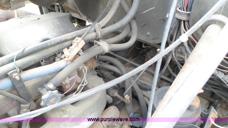 image for item K4681 1988 Mack RW613 semi truck