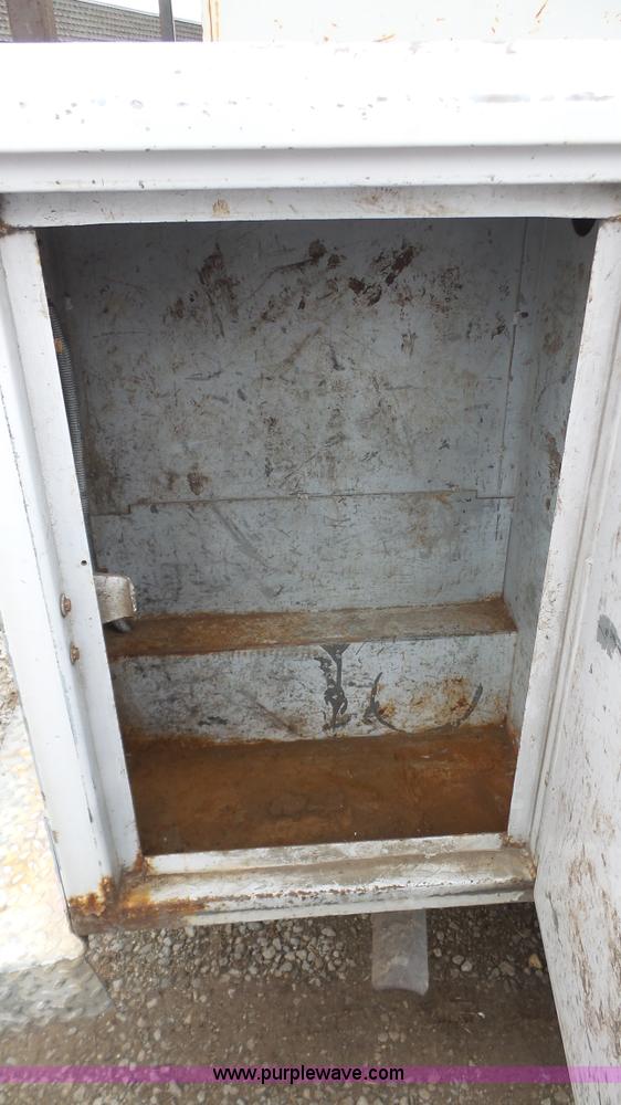 image for item K5202 1999 Ford F250 Super Duty utility truck