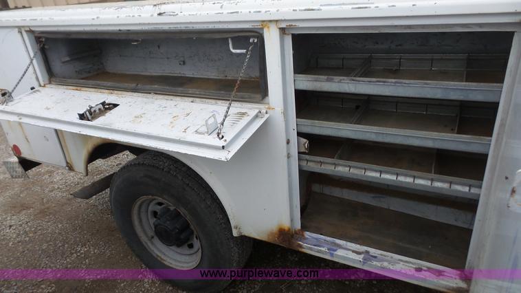 image for item K5202 1999 Ford F250 Super Duty utility truck