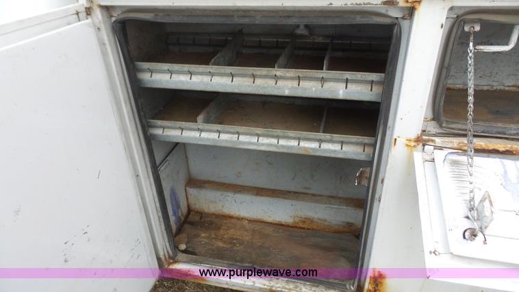 image for item K5202 1999 Ford F250 Super Duty utility truck