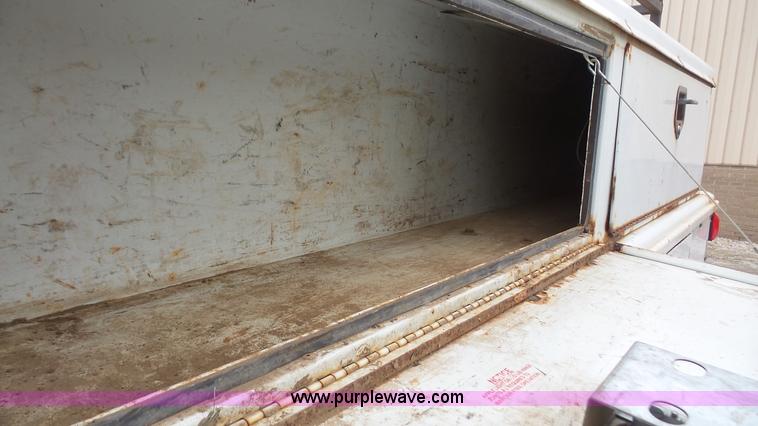 image for item K5202 1999 Ford F250 Super Duty utility truck