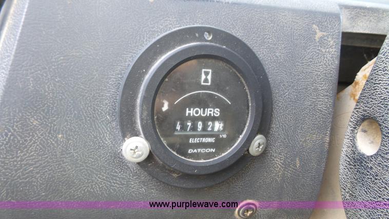 image for item K5216 1988 Ford L8000 truck cab and chassis