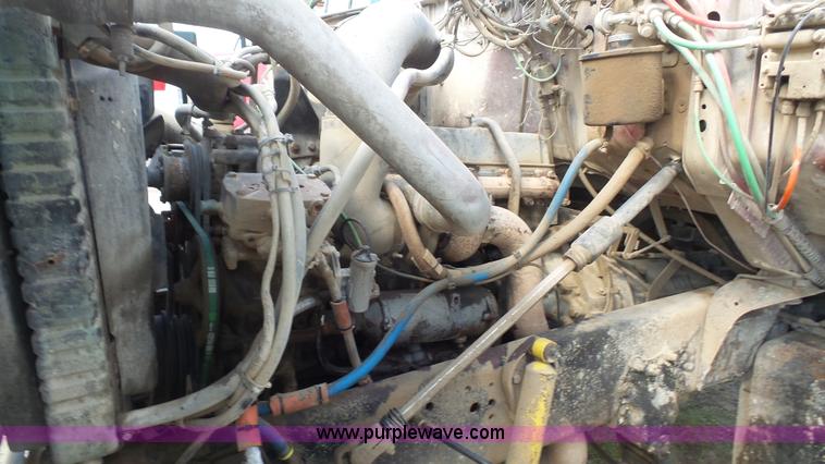 image for item K5216 1988 Ford L8000 truck cab and chassis