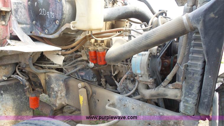 image for item K5216 1988 Ford L8000 truck cab and chassis