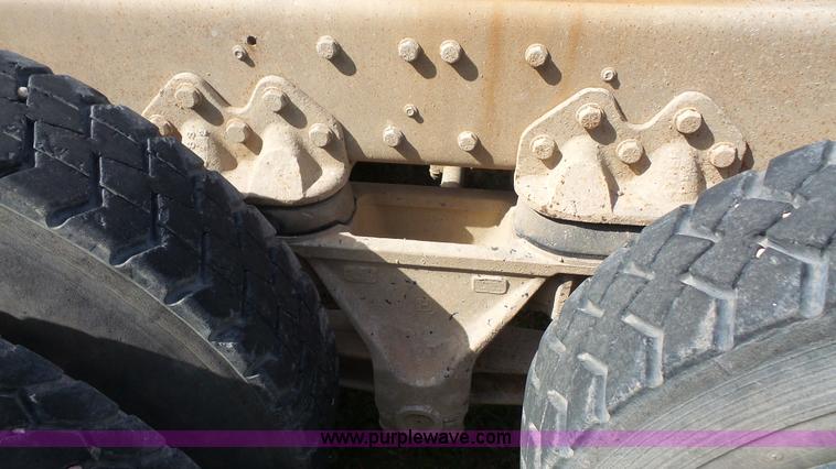 image for item K5216 1988 Ford L8000 truck cab and chassis