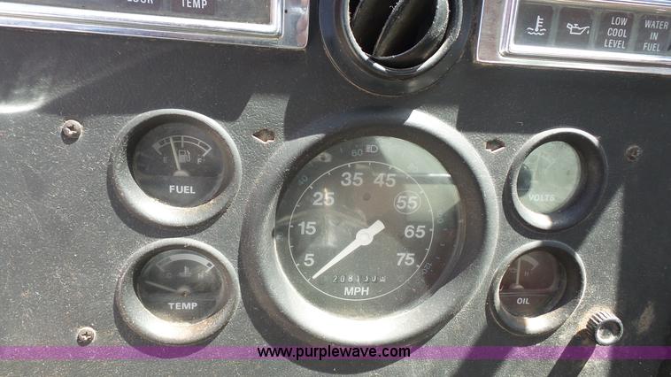 image for item K5217 1989 Ford L8000 tank truck