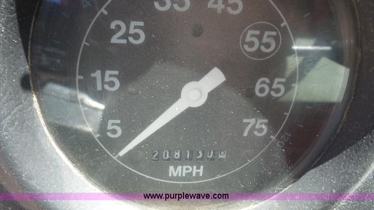 image for item K5217 1989 Ford L8000 tank truck