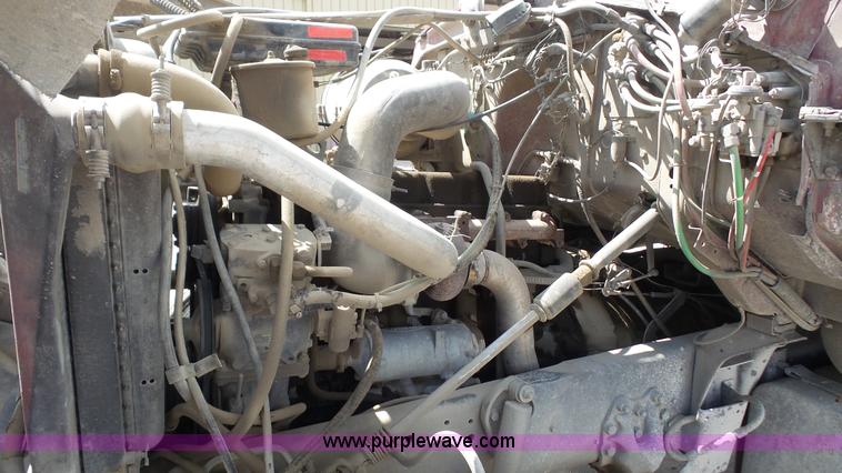 image for item K5217 1989 Ford L8000 tank truck