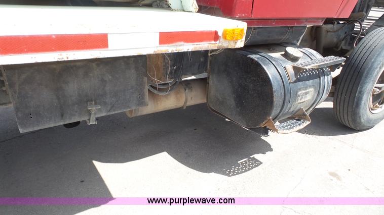 image for item K5217 1989 Ford L8000 tank truck