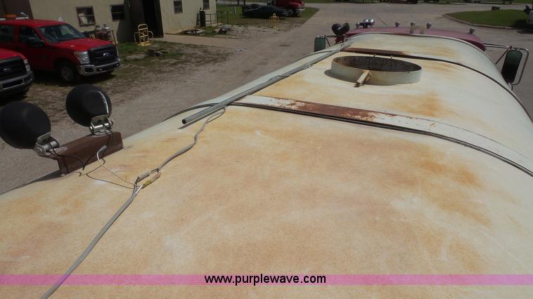 image for item K5217 1989 Ford L8000 tank truck