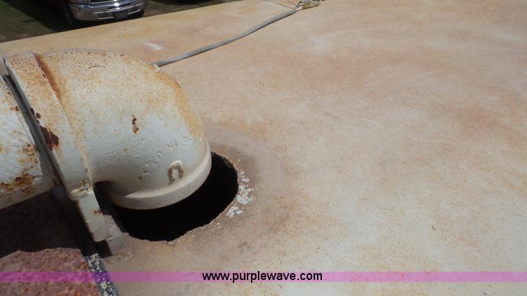 image for item K5217 1989 Ford L8000 tank truck