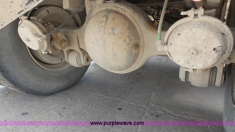 image for item K5217 1989 Ford L8000 tank truck