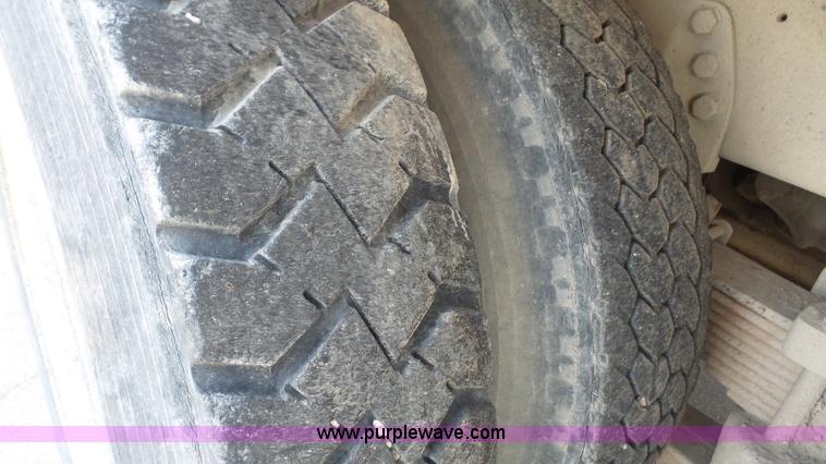 image for item K5217 1989 Ford L8000 tank truck