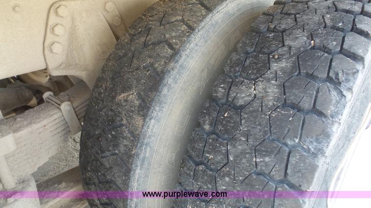 image for item K5217 1989 Ford L8000 tank truck