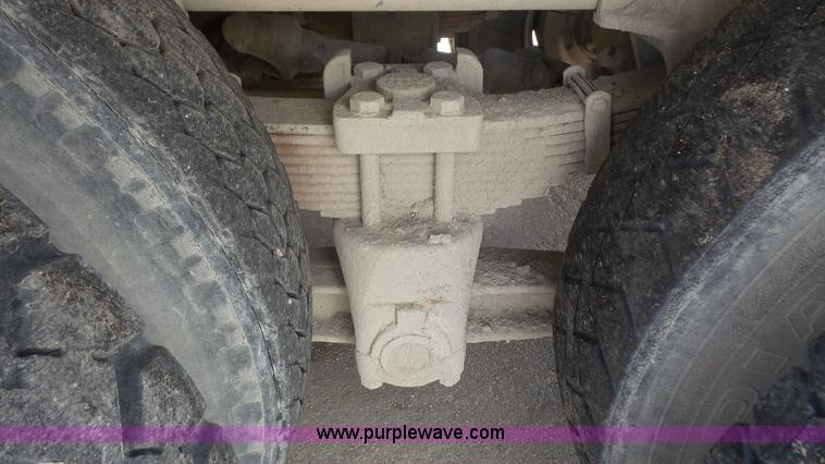 image for item K5217 1989 Ford L8000 tank truck