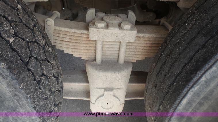 image for item K5217 1989 Ford L8000 tank truck