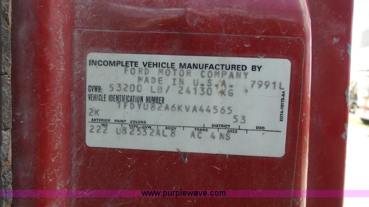 image for item K5217 1989 Ford L8000 tank truck